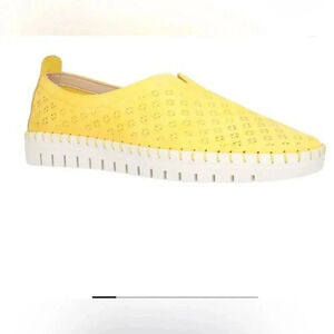 Easy Street size 11 flexible Comfort Athleisure
Slip Ons